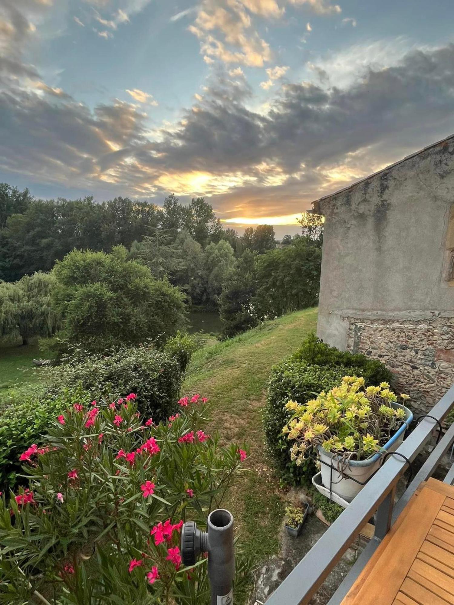 Beautiful Village House Next To Garonne River! Couladere Buitenkant foto